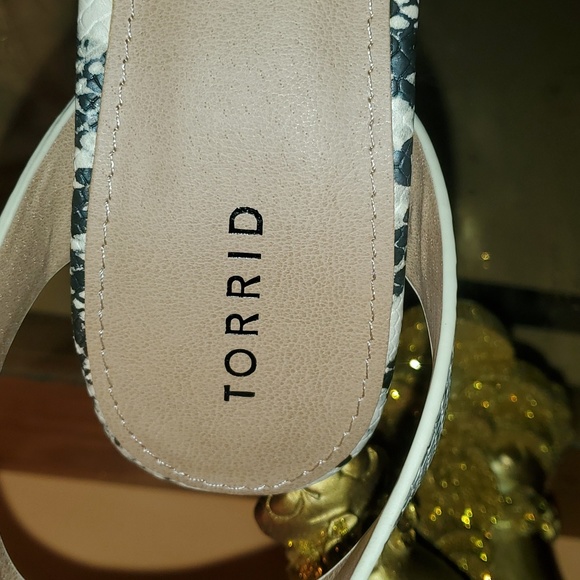 Torrid size 10.5 animal print shoe - Picture 9 of 9